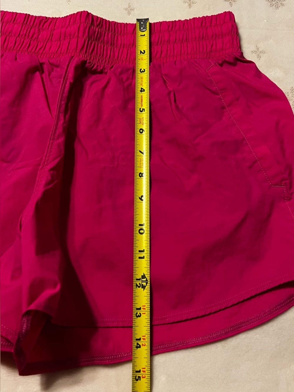 🆕NWT Under Armour Women's Hot Pink Athletic Shorts Size Medium - Picture 6 of 6